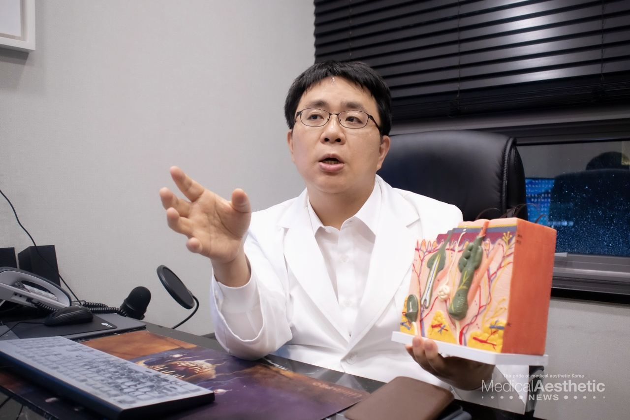 Dr. Song from L Star Clinic advised “The problem is breaking skin barrier repeatedly in our daily life, so it is important to protect skin barrier.”