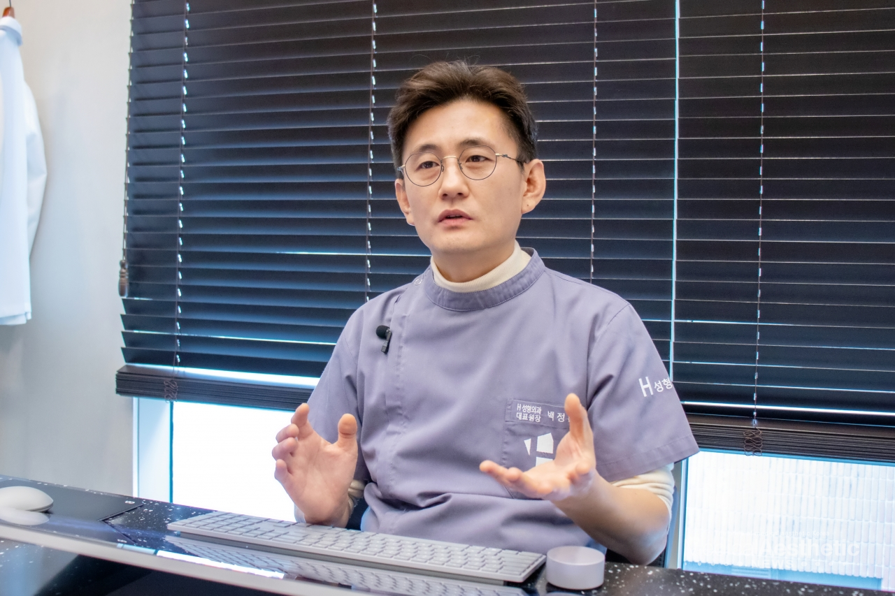 Dr. Baek advises that you should use common sense when you choose a clinic. Don’t go beyond common sense and fall for words that deceive patients. During the consultation, it is good to ask yourself, “Is it common to do that?