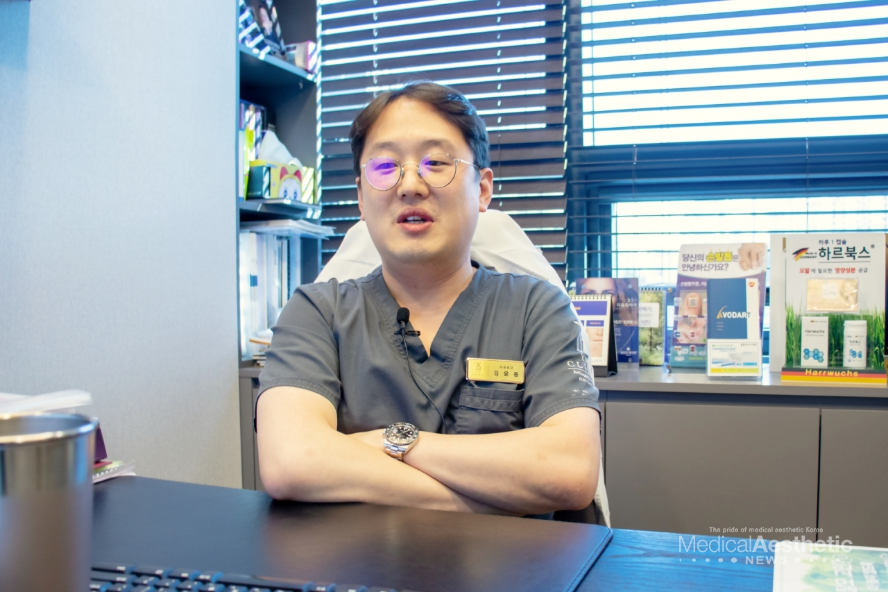 Dr. Kim advised, “To protect your skin at a ski resort, you should apply sunscreen and moisturizer more frequently than usual.”